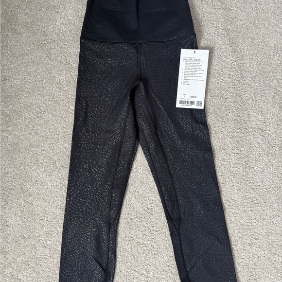Lululemon Align HR crop 21” black emboss - Picture 2 of 6